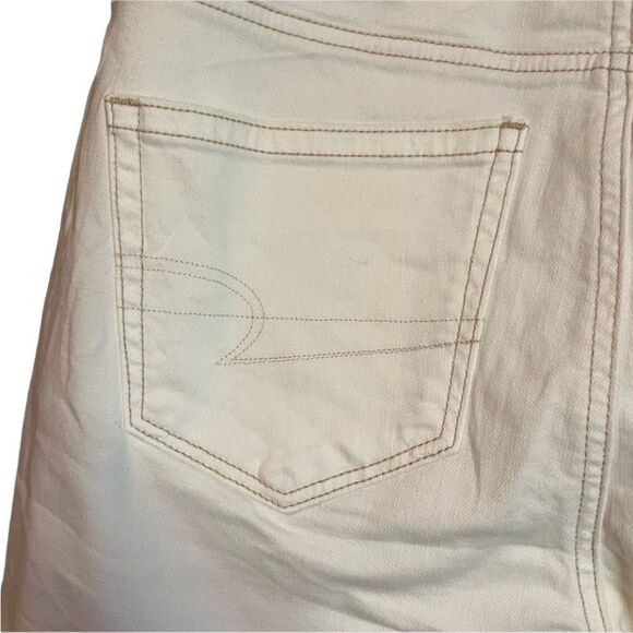 NWT! American eagle mom jean in natural white‎ - Picture 3 of 16